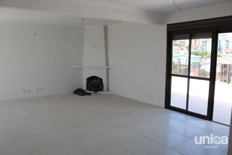 Cobertura com 3 quartos à venda, 215m2 em Nonoai, Santa Maria - RS - imagem 2 Foto 2 de Cobertura com 3 quartos à venda, 215m2 em Nonoai, Santa Maria - RS
