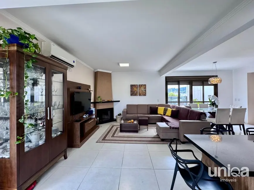 Foto 3 de Cobertura com 3 quartos à venda, 215m2 em Nonoai, Santa Maria - RS