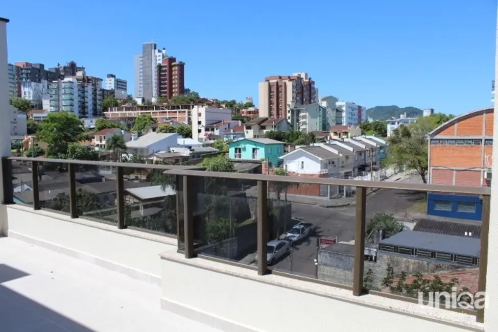 Cobertura com 3 quartos à venda, 215m2 em Nonoai, Santa Maria - RS - imagem 4 Foto 4 de Cobertura com 3 quartos à venda, 215m2 em Nonoai, Santa Maria - RS