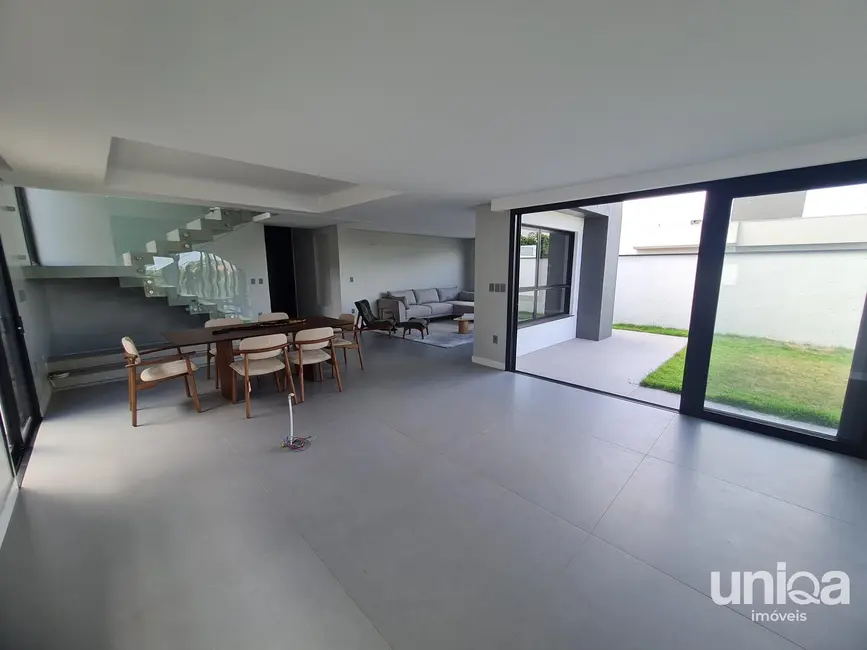 Foto 3 de Casa com 4 quartos à venda, 240m2 em Camobi, Santa Maria - RS