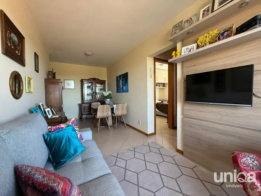 Foto 5 de Apartamento com 2 quartos à venda, 58m2 em Nossa Senhora de Lourdes, Santa Maria - RS