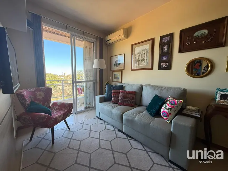 Foto 2 de Apartamento com 2 quartos à venda, 58m2 em Nossa Senhora de Lourdes, Santa Maria - RS