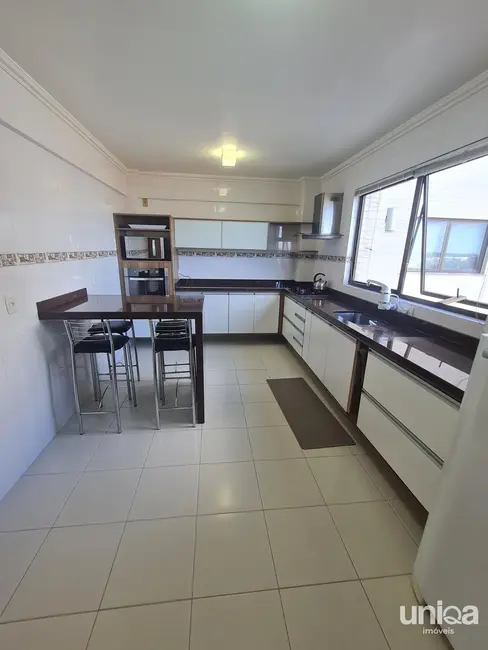 Foto 6 de Apartamento com 3 quartos à venda, 182m2 em Nossa Senhora Medianeira, Santa Maria - RS