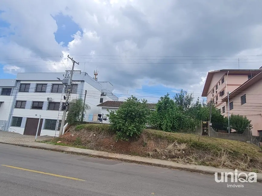 Foto 1 de Terreno / Lote à venda, 1023m2 em Camobi, Santa Maria - RS