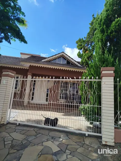 Casa com 5 quartos à venda, 284m2 em São José, Santa Maria - RS - imagem 2 Foto 2 de Casa com 5 quartos à venda, 284m2 em São José, Santa Maria - RS