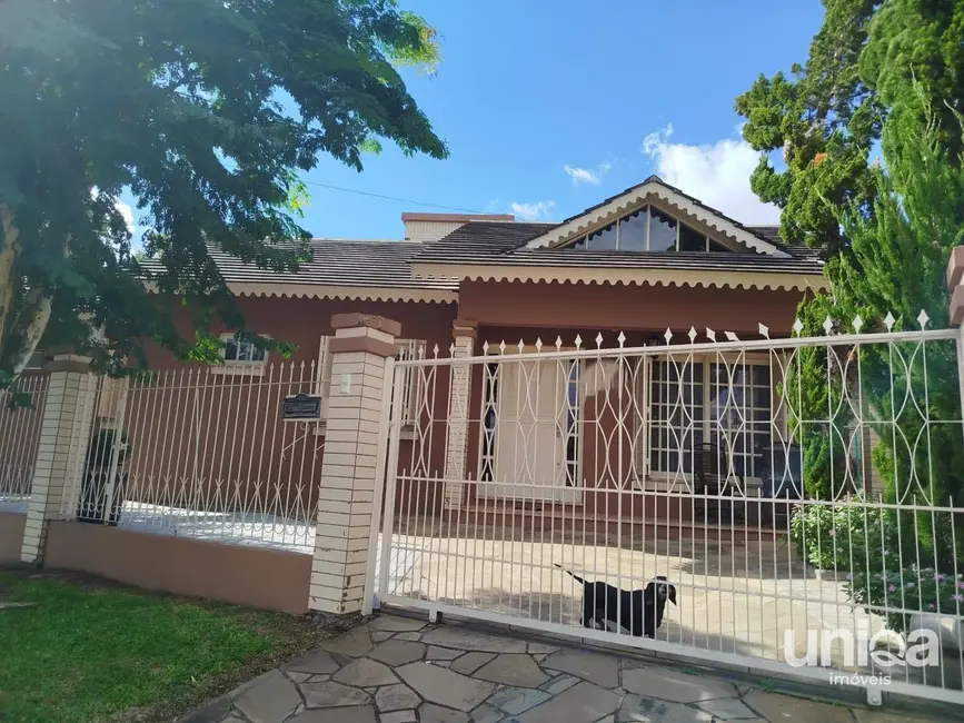 Casa com 5 quartos à venda, 284m2 em São José, Santa Maria - RS - imagem 3 Foto 3 de Casa com 5 quartos à venda, 284m2 em São José, Santa Maria - RS