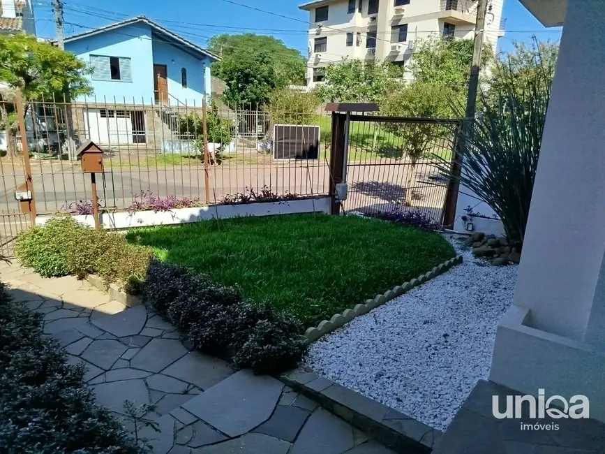 Foto 5 de Casa com 3 quartos para alugar, 283m2 em São José, Santa Maria - RS