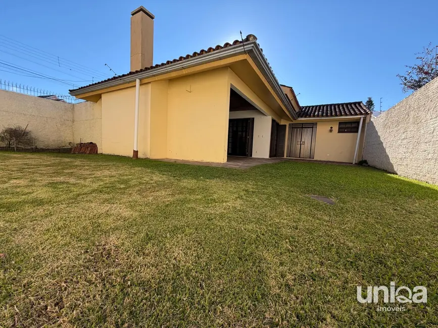 Casa com 3 quartos à venda, 210m2 em São José, Santa Maria - RS - imagem 5 Foto 5 de Casa com 3 quartos à venda, 210m2 em São José, Santa Maria - RS
