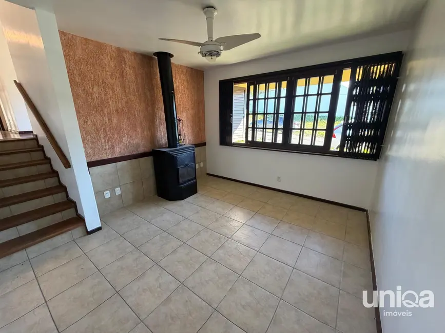 Casa com 3 quartos à venda, 210m2 em São José, Santa Maria - RS - imagem 3 Foto 3 de Casa com 3 quartos à venda, 210m2 em São José, Santa Maria - RS
