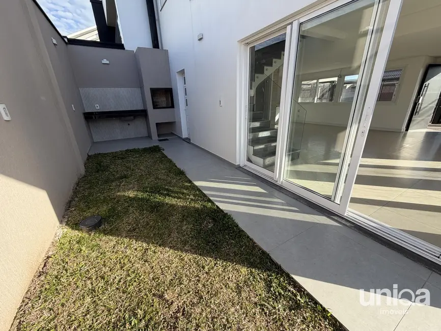 Casa com 3 quartos à venda, 148m2 em Camobi, Santa Maria - RS - imagem 3 Foto 3 de Casa com 3 quartos à venda, 148m2 em Camobi, Santa Maria - RS