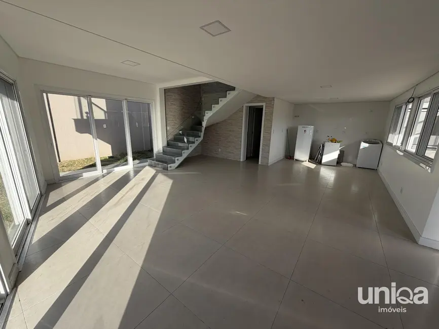 Casa com 3 quartos à venda, 148m2 em Camobi, Santa Maria - RS - imagem 2 Foto 2 de Casa com 3 quartos à venda, 148m2 em Camobi, Santa Maria - RS