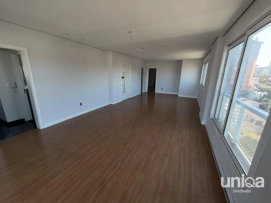 Foto 3 de Apartamento com 3 quartos à venda, 203m2 em Nonoai, Santa Maria - RS