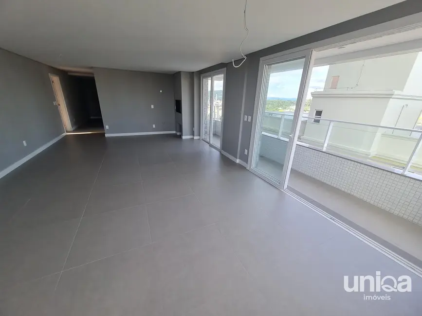 Apartamento com 3 quartos à venda, 173m2 em Nossa Senhora de Lourdes, Santa Maria - RS - imagem 7 Foto 7 de Apartamento com 3 quartos à venda, 173m2 em Nossa Senhora de Lourdes, Santa Maria - RS