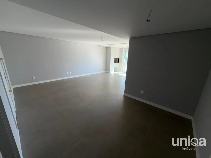 Apartamento com 3 quartos à venda, 149m2 em Nossa Senhora Medianeira, Santa Maria - RS - imagem 8 Foto 8 de Apartamento com 3 quartos à venda, 149m2 em Nossa Senhora Medianeira, Santa Maria - RS