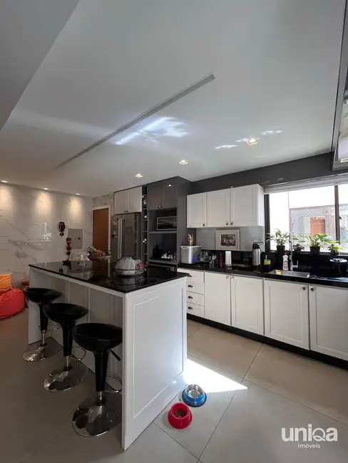 Apartamento com 3 quartos à venda, 232m2 em Nossa Senhora de Lourdes, Santa Maria - RS - imagem 8 Foto 8 de Apartamento com 3 quartos à venda, 232m2 em Nossa Senhora de Lourdes, Santa Maria - RS