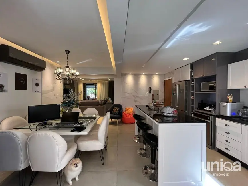 Apartamento com 3 quartos à venda, 232m2 em Nossa Senhora de Lourdes, Santa Maria - RS - imagem 9 Foto 9 de Apartamento com 3 quartos à venda, 232m2 em Nossa Senhora de Lourdes, Santa Maria - RS