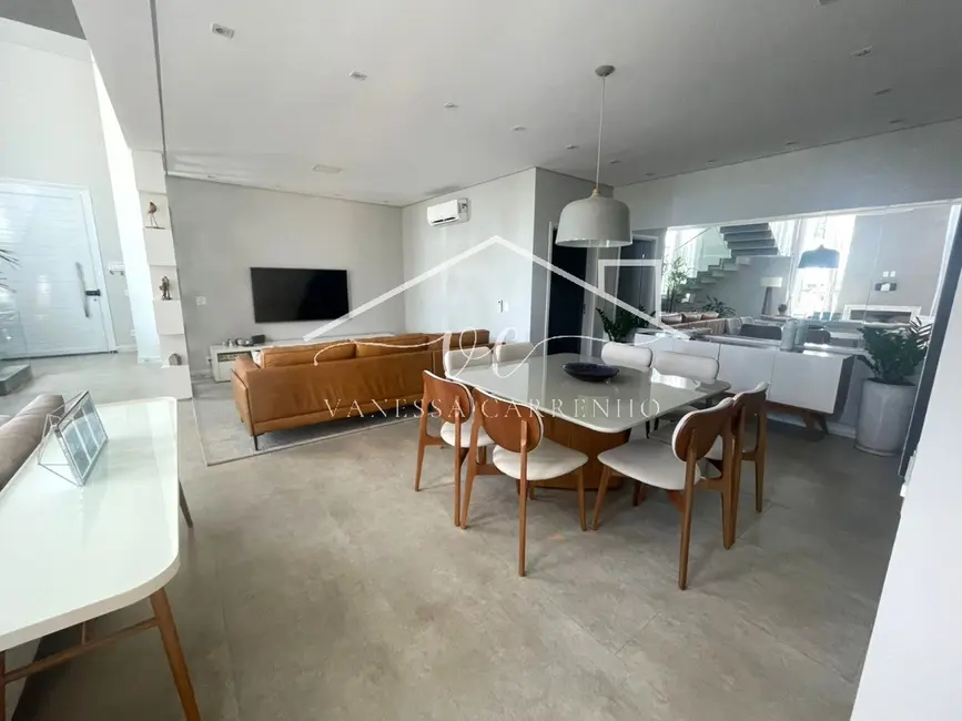Casa de Condomínio com 3 quartos à venda, 350m2 em Ibiti Royal Park, Sorocaba - SP - imagem 3 Foto 3 de Casa de Condomínio com 3 quartos à venda, 350m2 em Ibiti Royal Park, Sorocaba - SP