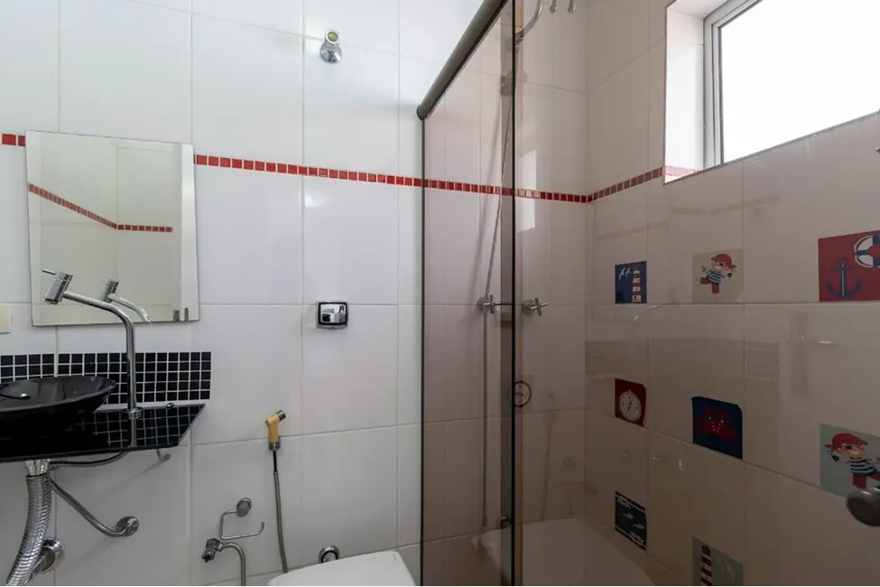 Casa com 3 quartos à venda, 271m2 em Parque Jabaquara, São Paulo - SP - imagem 5 Foto 5 de Casa com 3 quartos à venda, 271m2 em Parque Jabaquara, São Paulo - SP