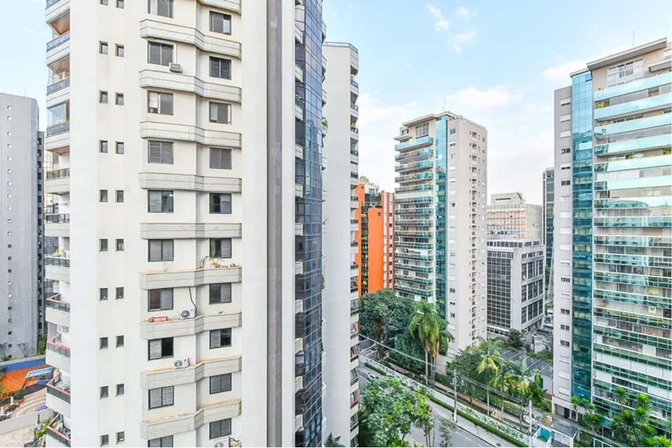 Foto 6 de Apartamento com 3 quartos à venda, 214m2 em Itaim Bibi, São Paulo - SP