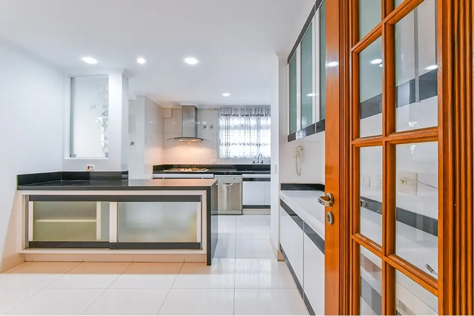 Foto 2 de Apartamento com 3 quartos à venda, 214m2 em Itaim Bibi, São Paulo - SP