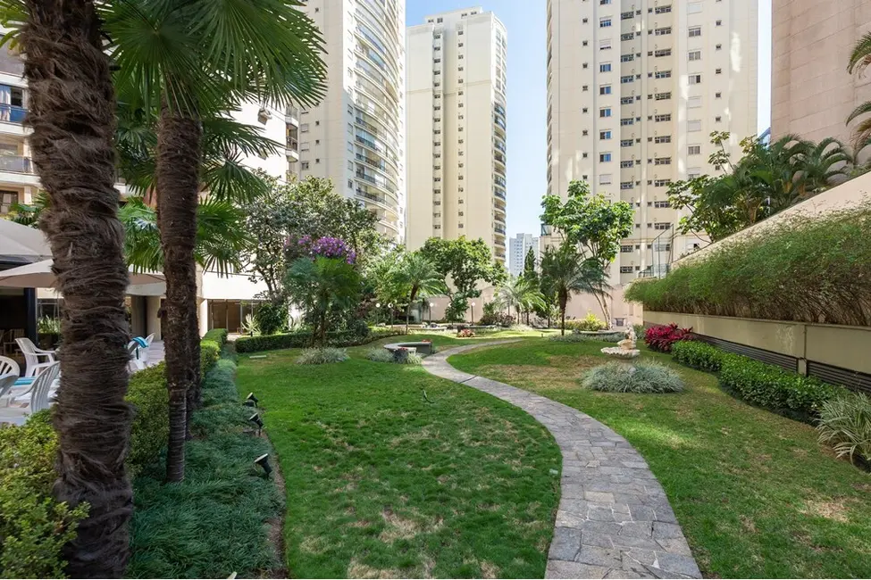 Apartamento com 3 quartos à venda, 120m2 em Moema, São Paulo - SP - imagem 4 Foto 4 de Apartamento com 3 quartos à venda, 120m2 em Moema, São Paulo - SP