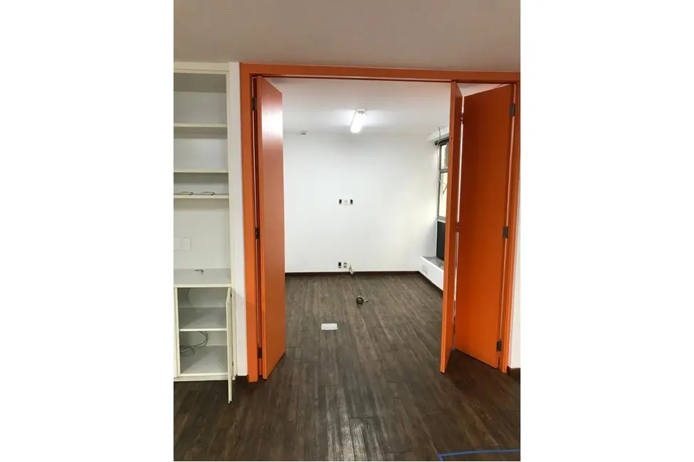 Sala Comercial à venda, 118m2 em Vila Buarque, São Paulo - SP - imagem 4 Foto 4 de Sala Comercial à venda, 118m2 em Vila Buarque, São Paulo - SP