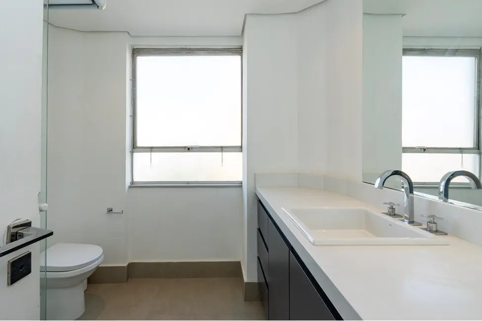 Apartamento com 3 quartos à venda, 121m2 em Moema, São Paulo - SP - imagem 5 Foto 5 de Apartamento com 3 quartos à venda, 121m2 em Moema, São Paulo - SP