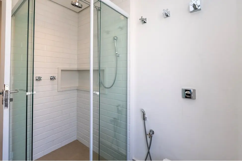 Apartamento com 3 quartos à venda, 121m2 em Moema, São Paulo - SP - imagem 4 Foto 4 de Apartamento com 3 quartos à venda, 121m2 em Moema, São Paulo - SP