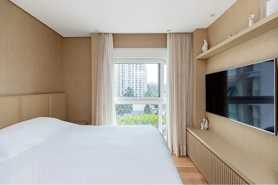 Apartamento com 3 quartos à venda, 229m2 em Ibirapuera, São Paulo - SP - imagem 4 Foto 4 de Apartamento com 3 quartos à venda, 229m2 em Ibirapuera, São Paulo - SP