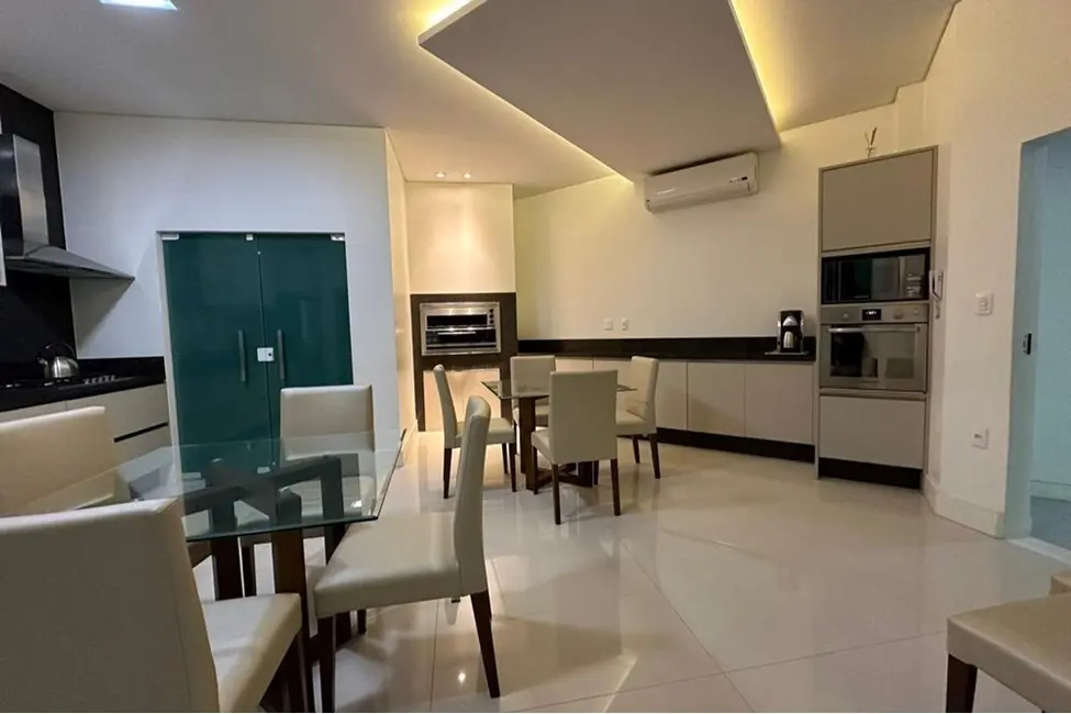 Foto 3 de Apartamento com 3 quartos à venda, 135m2 em Pioneiros, Balneario Camboriu - SC