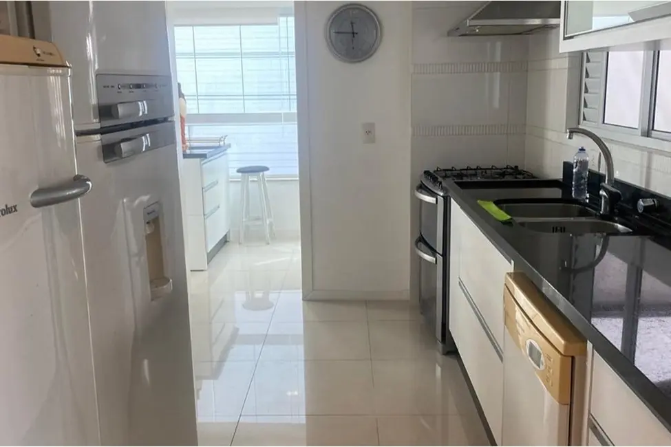 Apartamento com 3 quartos à venda, 230m2 em Centro, Balneario Camboriu - SC - imagem 8 Foto 8 de Apartamento com 3 quartos à venda, 230m2 em Centro, Balneario Camboriu - SC