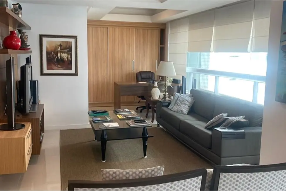 Apartamento com 3 quartos à venda, 230m2 em Centro, Balneario Camboriu - SC - imagem 6 Foto 6 de Apartamento com 3 quartos à venda, 230m2 em Centro, Balneario Camboriu - SC