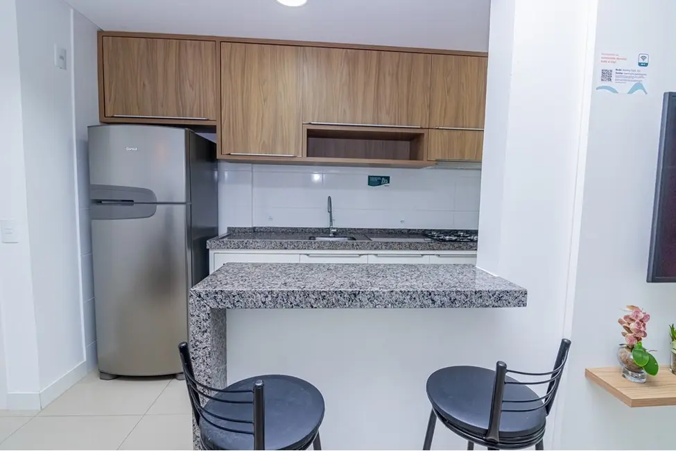 Foto 2 de Apartamento com 2 quartos à venda, 70m2 em Bombinhas - SC