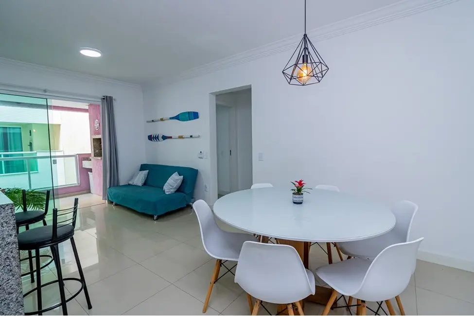 Foto 3 de Apartamento com 2 quartos à venda, 70m2 em Bombinhas - SC
