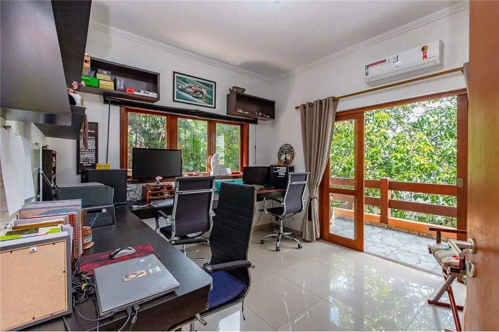 Casa com 4 quartos à venda, 450m2 em Interlagos, São Paulo - SP - imagem 4 Foto 4 de Casa com 4 quartos à venda, 450m2 em Interlagos, São Paulo - SP