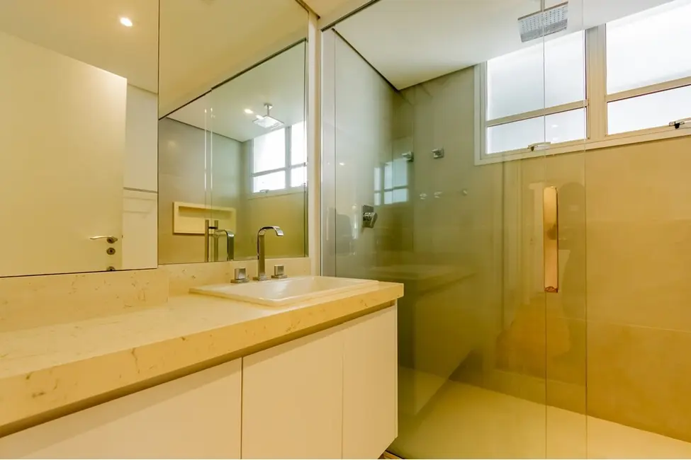 Apartamento com 3 quartos à venda, 138m2 em Itaim Bibi, São Paulo - SP - imagem 5 Foto 5 de Apartamento com 3 quartos à venda, 138m2 em Itaim Bibi, São Paulo - SP