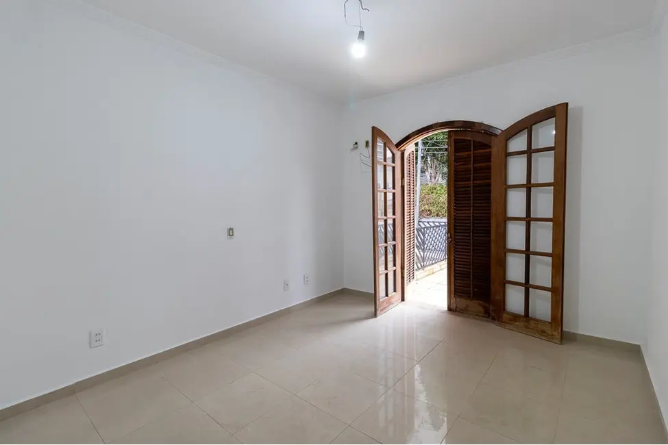 Foto 5 de Casa com 4 quartos à venda, 160m2 em Vila Firmiano Pinto, São Paulo - SP