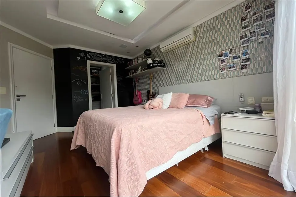 Casa de Condomínio com 4 quartos à venda, 711m2 em Parque Terra Nova II, Sao Bernardo Do Campo - SP - imagem 3 Foto 3 de Casa de Condomínio com 4 quartos à venda, 711m2 em Parque Terra Nova II, Sao Bernardo Do Campo - SP