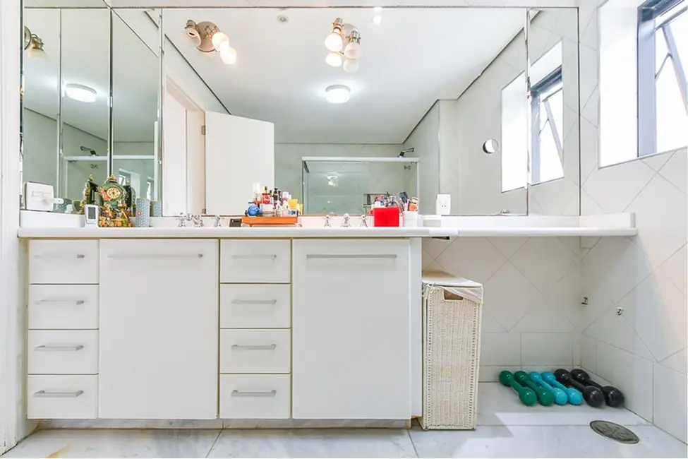 Foto 3 de Apartamento com 3 quartos à venda, 247m2 em Vila Suzana, São Paulo - SP