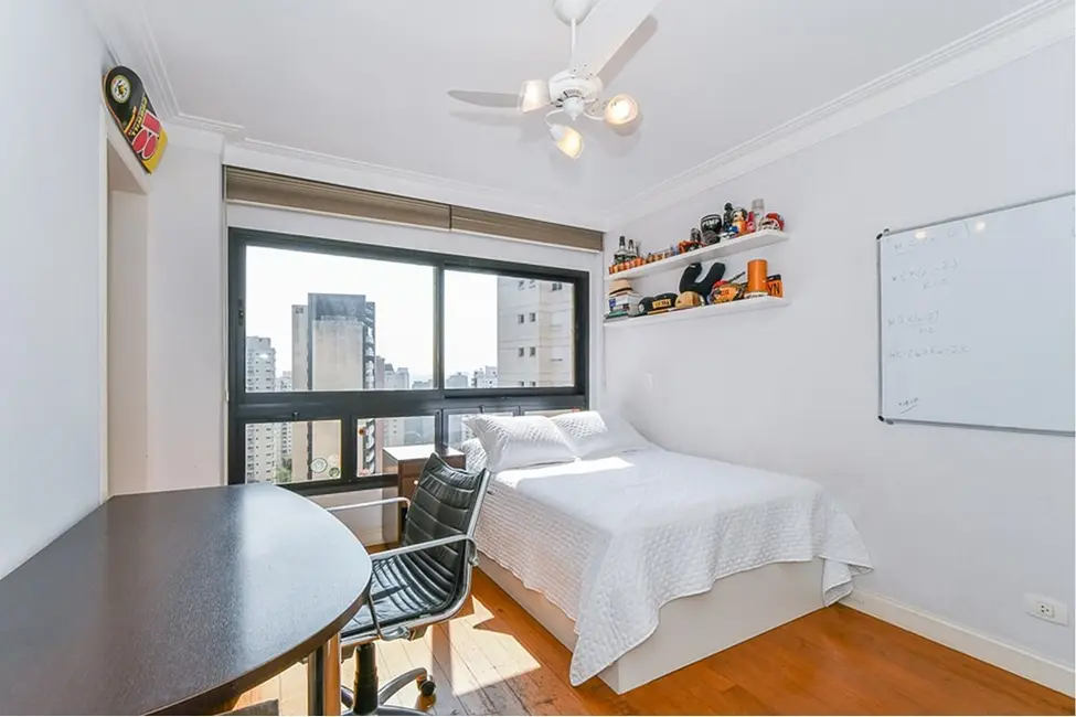 Foto 4 de Apartamento com 3 quartos à venda, 247m2 em Vila Suzana, São Paulo - SP