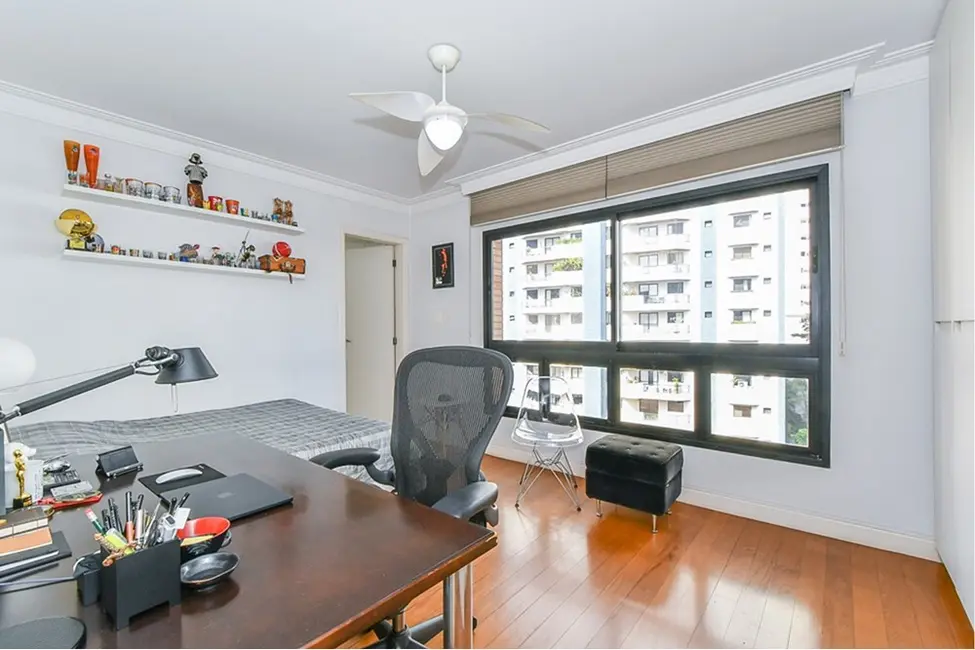 Foto 8 de Apartamento com 3 quartos à venda, 247m2 em Vila Suzana, São Paulo - SP
