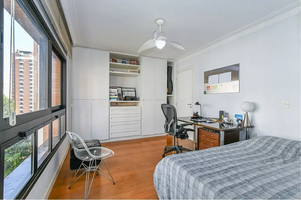 Foto 9 de Apartamento com 3 quartos à venda, 247m2 em Vila Suzana, São Paulo - SP