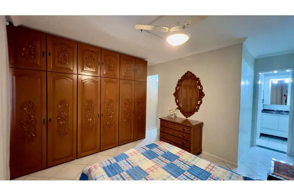 Casa com 3 quartos à venda, 384m2 em Centro, Balneario Camboriu - SC - imagem 3 Foto 3 de Casa com 3 quartos à venda, 384m2 em Centro, Balneario Camboriu - SC