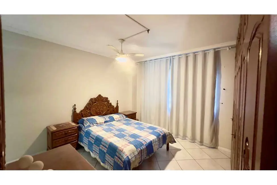 Casa com 3 quartos à venda, 384m2 em Centro, Balneario Camboriu - SC - imagem 4 Foto 4 de Casa com 3 quartos à venda, 384m2 em Centro, Balneario Camboriu - SC