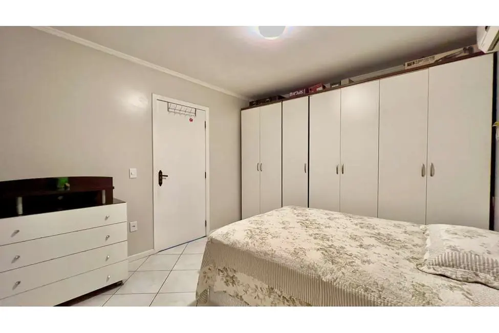 Casa com 3 quartos à venda, 384m2 em Centro, Balneario Camboriu - SC - imagem 8 Foto 8 de Casa com 3 quartos à venda, 384m2 em Centro, Balneario Camboriu - SC