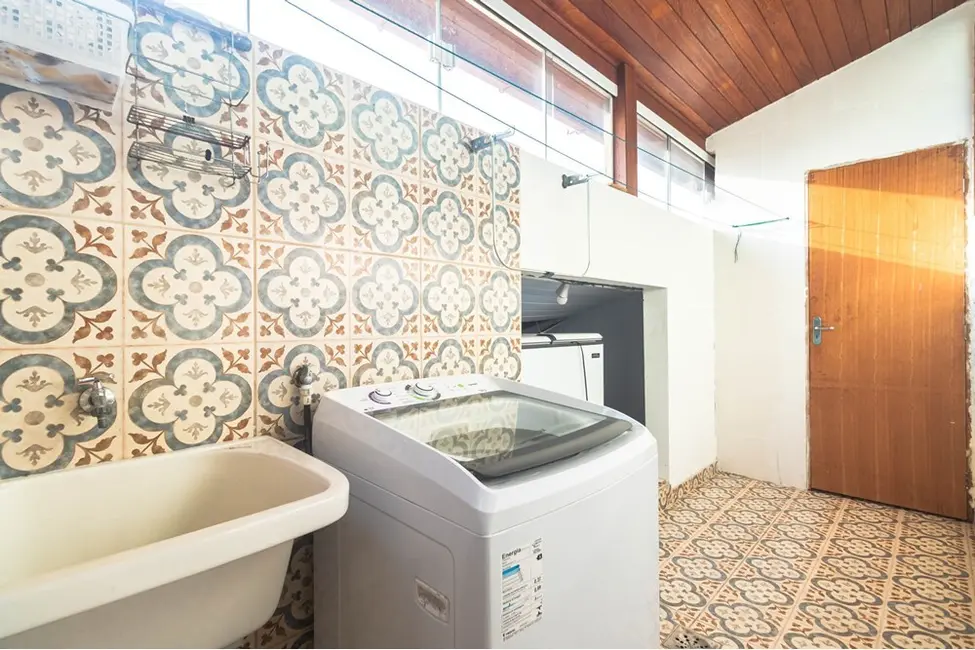 Apartamento com 3 quartos à venda, 121m2 em Barra da Lagoa, Florianopolis - SC - imagem 4 Foto 4 de Apartamento com 3 quartos à venda, 121m2 em Barra da Lagoa, Florianopolis - SC