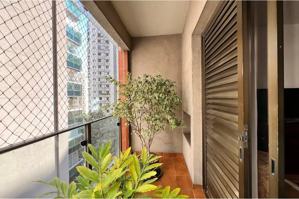 Foto 9 de Apartamento com 3 quartos à venda, 163m2 em Itaim Bibi, São Paulo - SP