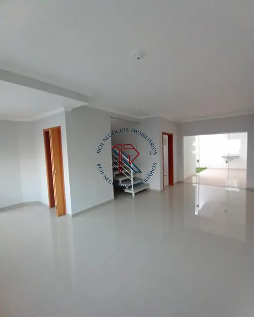 Foto 2 de Casa de Condomínio com 3 quartos à venda, 120m2 em Aparecidinha, Sorocaba - SP