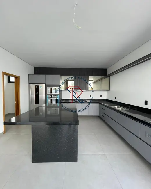 Casa de Condomínio com 3 quartos à venda, 226m2 em Votorantim - SP - imagem 8 Foto 8 de Casa de Condomínio com 3 quartos à venda, 226m2 em Votorantim - SP