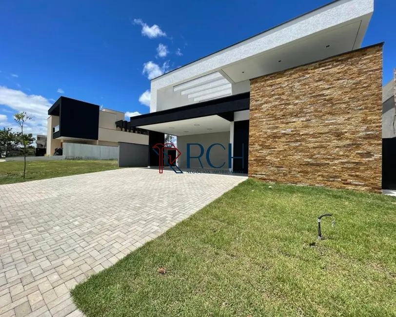 Foto 1 de Casa de Condomínio com 3 quartos à venda, 240m2 em Votorantim - SP